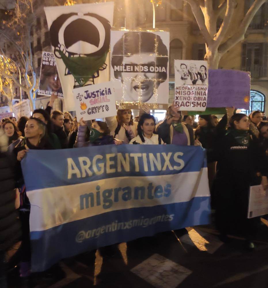 8M 2025 argentinas migrantes contra Milei 1 1741475197381 996 K 967 k