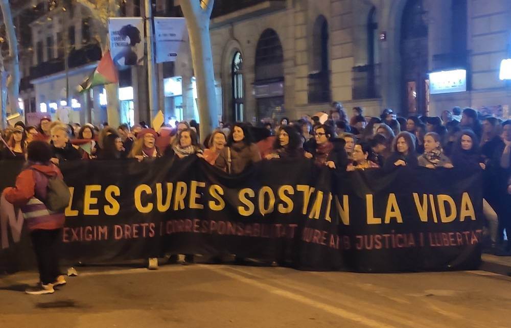 8M 2025 cabecera de la manifestacion 3 les cures sostenen la vida 1741475056363 571 K