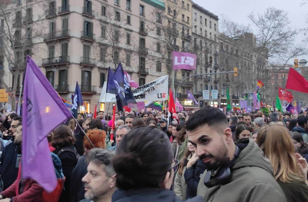 8M 2025 manifestacin pancarta de lluita internacionalista 1741478162263 961 k