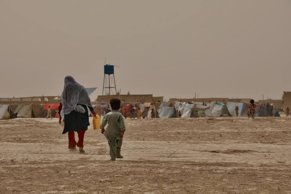 ACNUR 400000 afganos abandonan sus hogares 