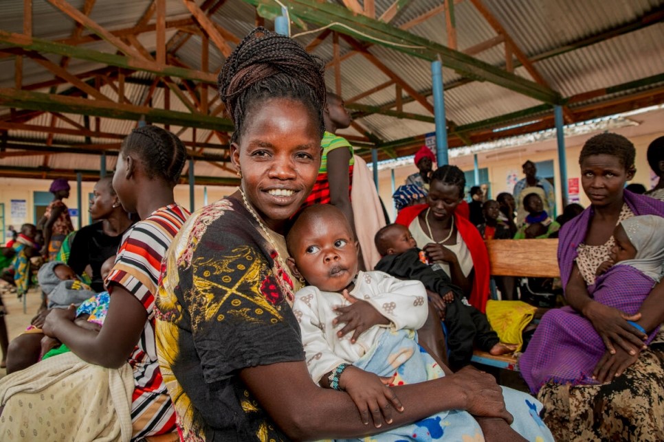 ACNUR una refugiada de Sudan del Sur y su nieta