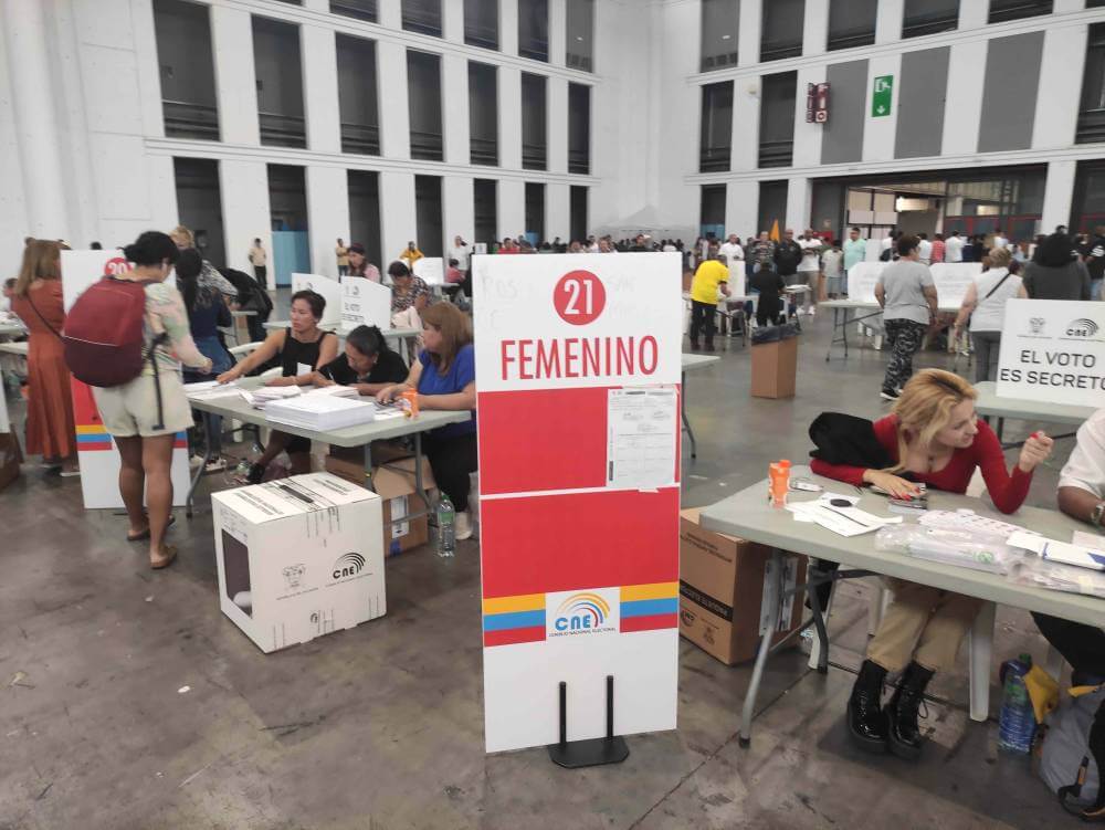 Ecuador votacion en barcelona feminas IMG 20231015 1037052298