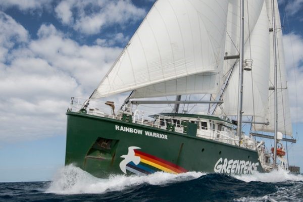 Greenpeace el Rainbow warrior llega a Espaa