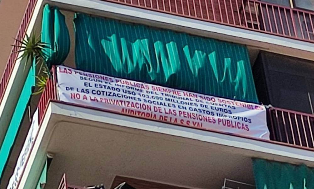 MAXI MARTOS PANCARTA AUDITORIA SEGURIDAD SOCIAL YA 13042026 IMG 20260325 WA0000