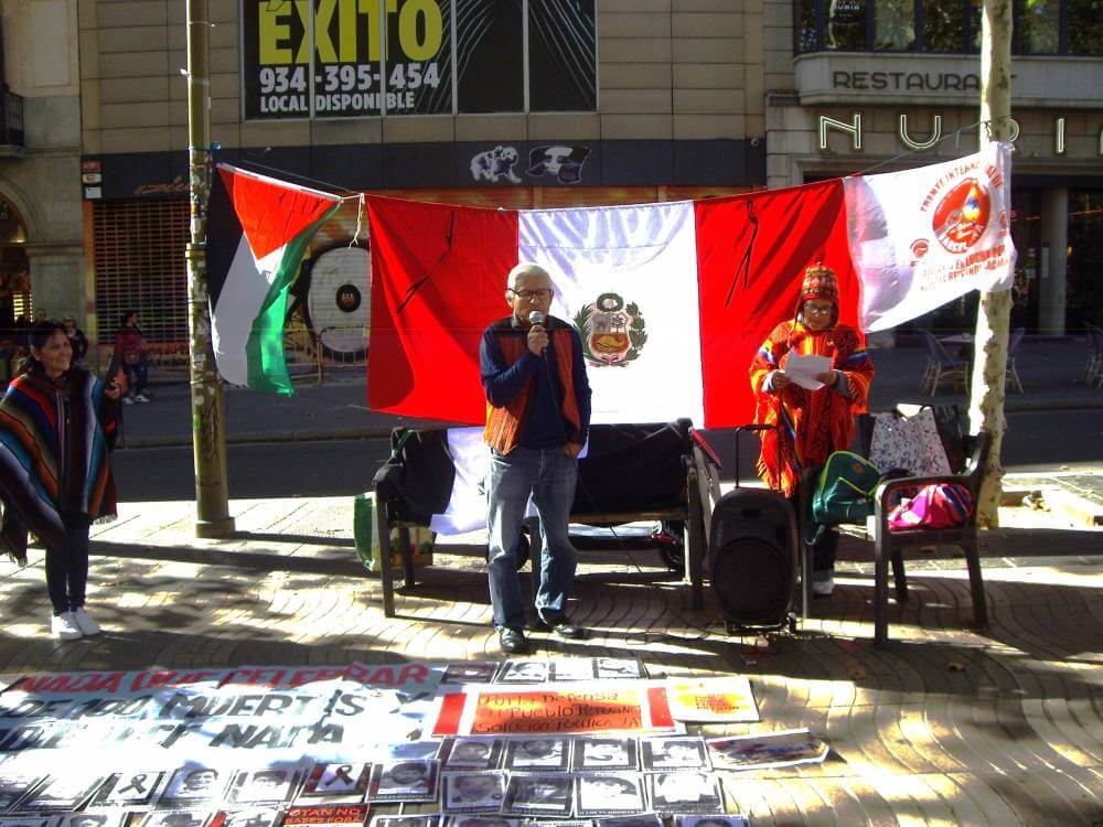 PERU INSURGENTE EL ECONOMISTA RAUL EXPONE FRENTE A LOS CONGREGADOS IMGP8535 DISMINUIDO A 900 K