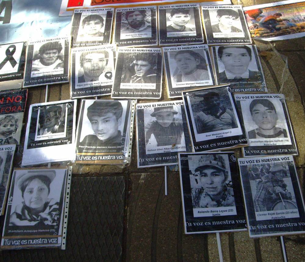 Peru insurgente en la rambla de canaletes imagenes de jovenes muertosIMGP8530 dism 980 k dismi 999 k