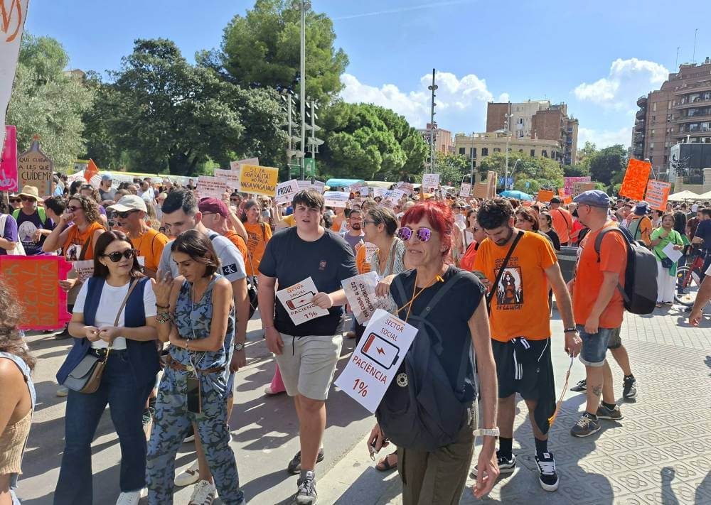 Sagrada familia 20092025 molta gent a la mani 20250920 121843