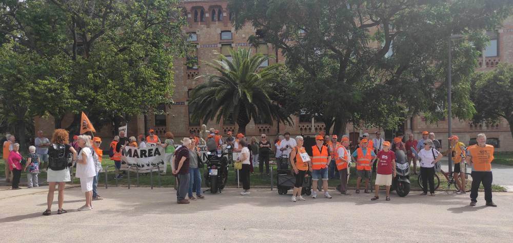 Sanitat 28062024 concentrats els activistes a favor de la Sanitat 100x100 publica1720121377358 992k