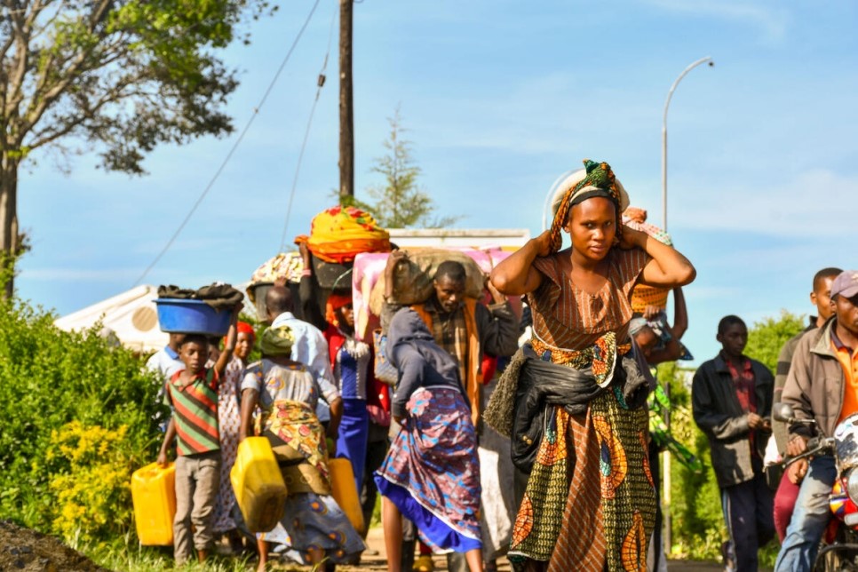 acnur miles de congoleos huyen a uganda