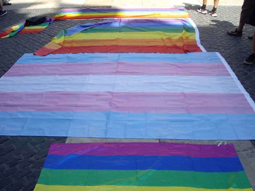dia de lorgull gay 28 de juny a les portes de lAuntament de Barcelona opt 1