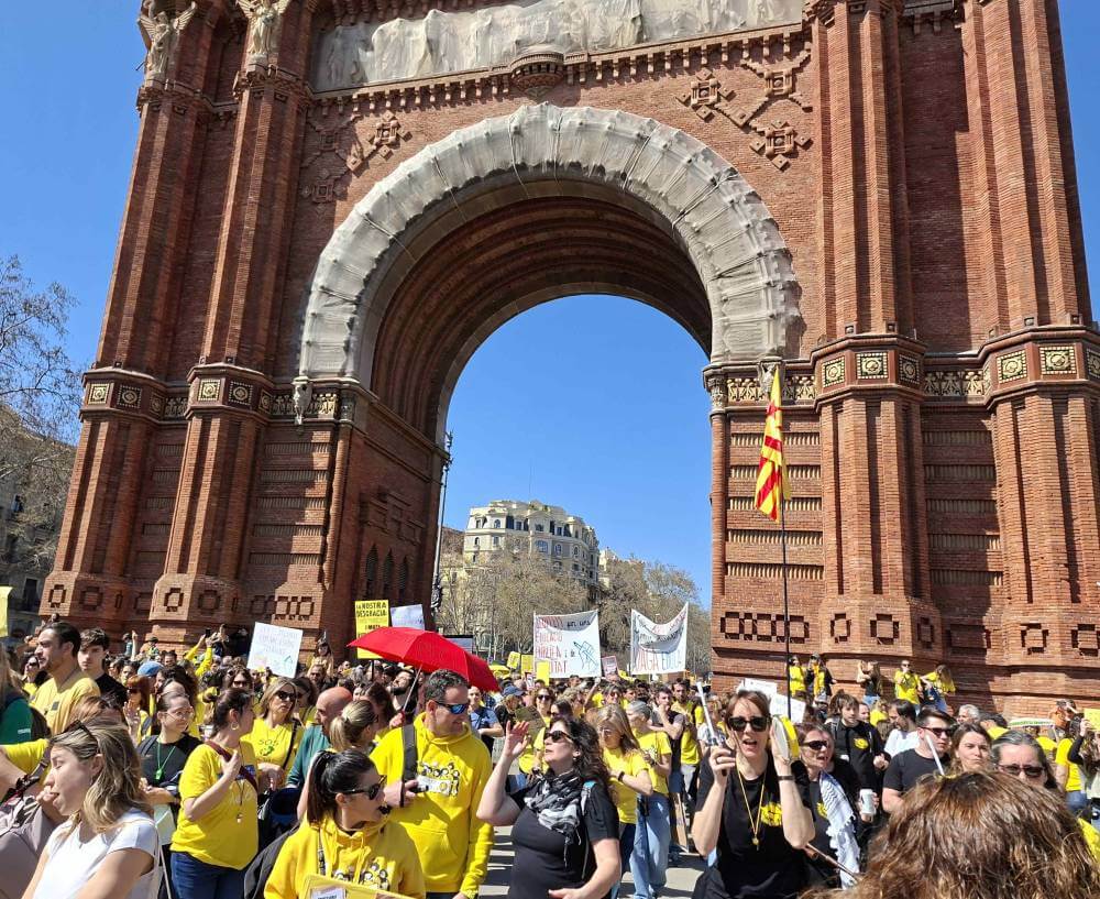 educacio 20032026 arc triumf 20260320 132407