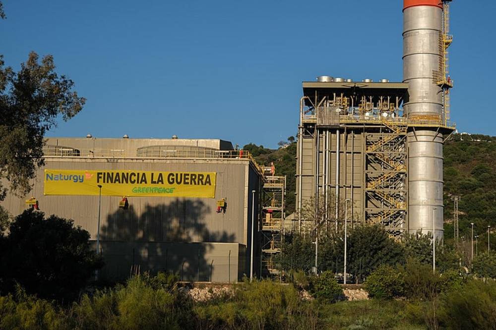 greenpeace protestamos en una central de naturgy