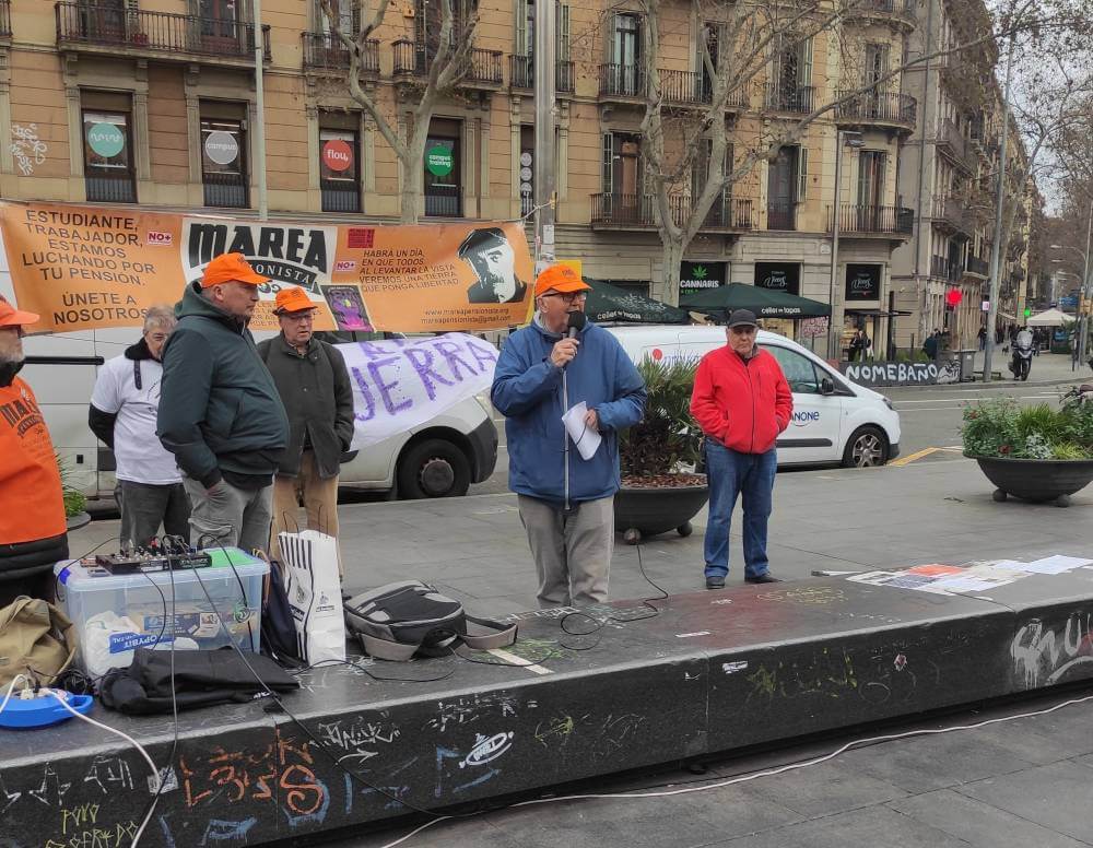 marea pensionista 03032025 Isidre leyendo un comunicado de un pensionista 1741120377596 1010 k