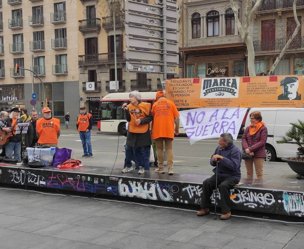 marea pensionista 18032024 lluisa dirigiendose a los concentrados en la plaza universiad 1710774267244 disminuit a 1012 k