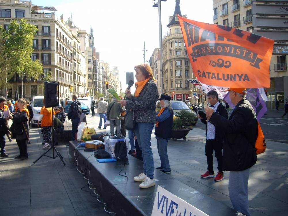 marea pensionista 20N Antonia leyendo el comunicado a favor de palestinaIMGP7765