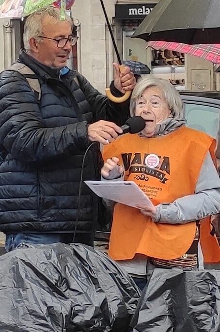 marea pensionista 29042024 Lluisa leyendo el comunicado 1er maig 1714388186648 disminuido a 215 k