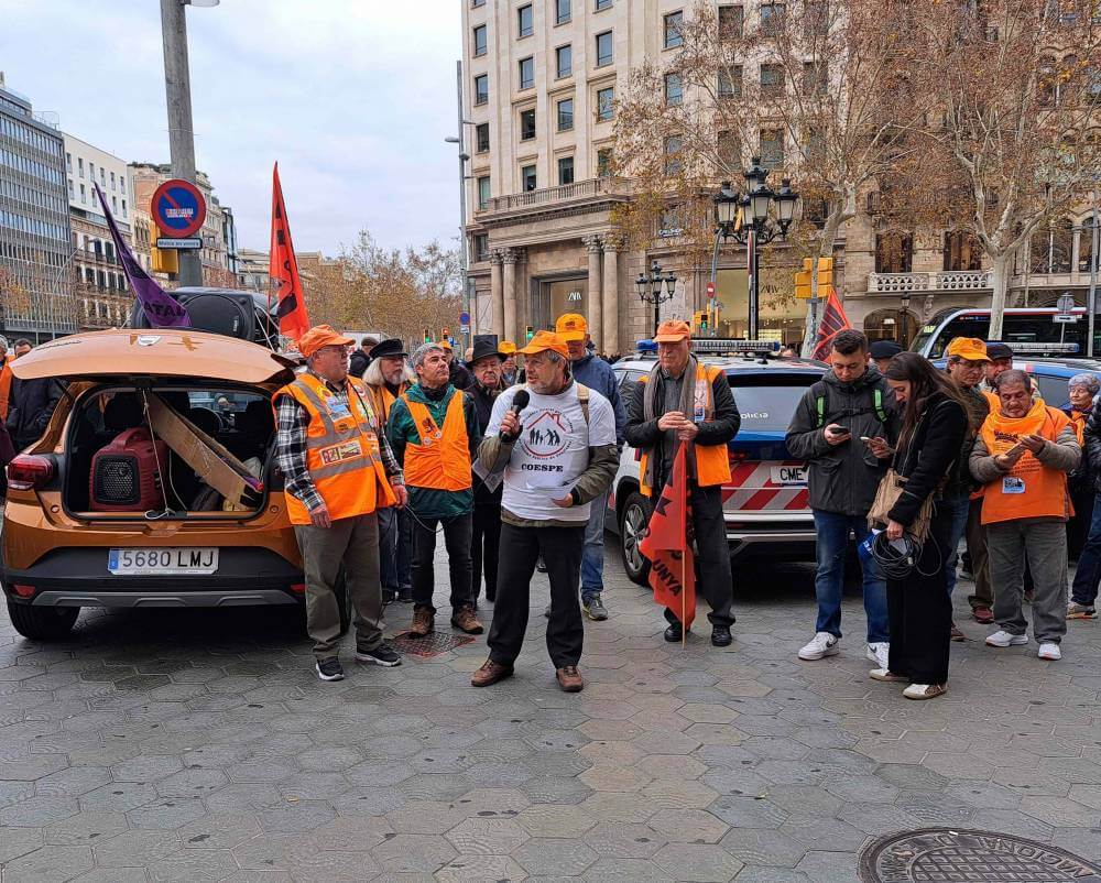 marea pensionista concentracion manifestacion 29012024 ramon franquesa discurso frente al consulado 20240129 110515 disminuido 1010