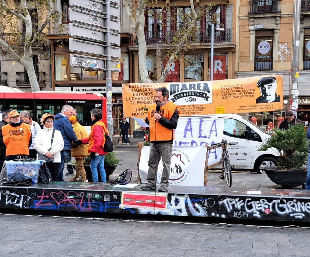 marea pensionista de catalunya 15012024 paco hablando del plus de maternidad y del cobro de atrasos de las mutuas 20240115 102612 disminuido a 1005