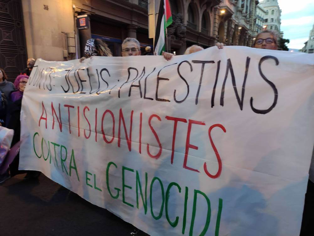 marea pensionista junts jueus i palestins contra el genocidi sionista IMG 20231111 173924 dism 991 k 