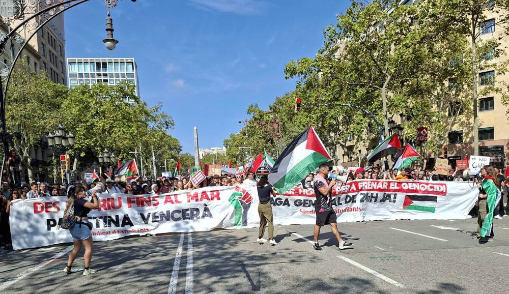 palestina 04102025 doble pancarta 20251004 125959