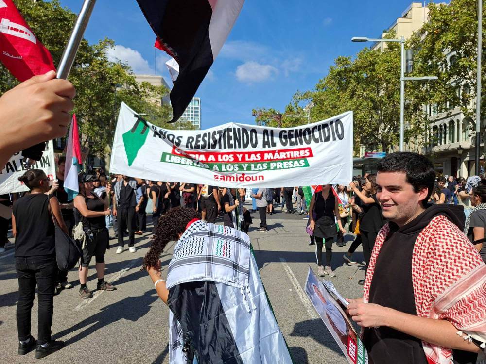 palestina 04102025 pancarta aos resistiendo 20251004 124919