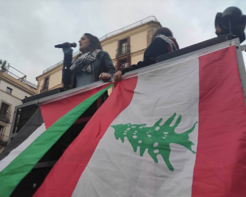 palestina 30112024 activistas pro palestinas en la tarima dirigiendose a los concentrados1733002926304 975 k