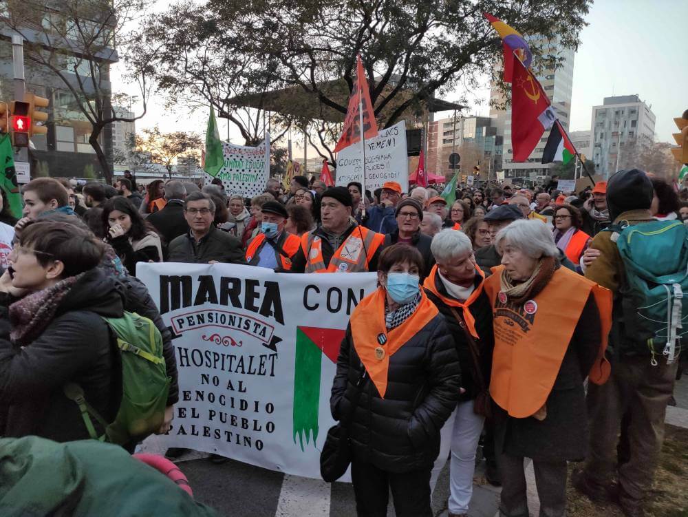 palestina manifestacion 20012024 pancarta marea pensionista con la lluisa y Manuel Ruzafa al frente 1705775987629disminuida 1004