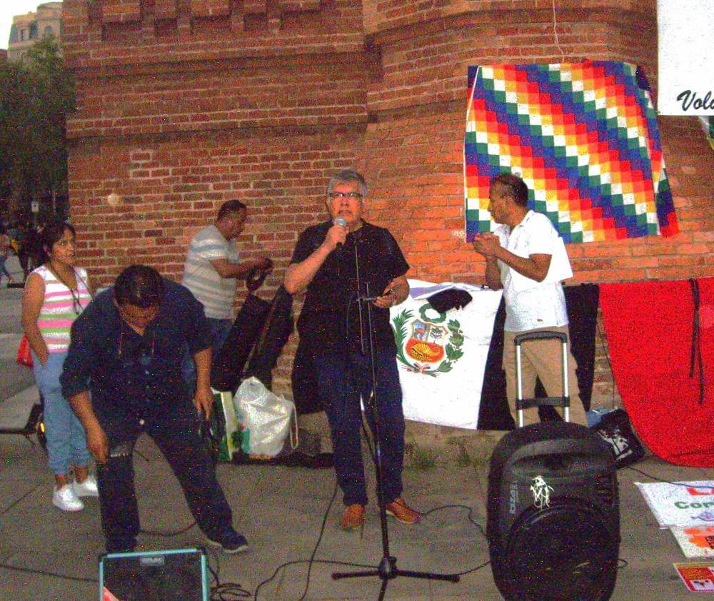 peru insurgente luis castaeda 12 de octubre IMGP8446 centrado 999 k