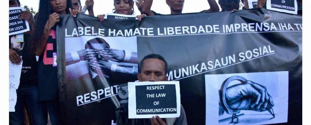 reporters sense fronteres periodista raimundo oki condenado por revelar un escandalo