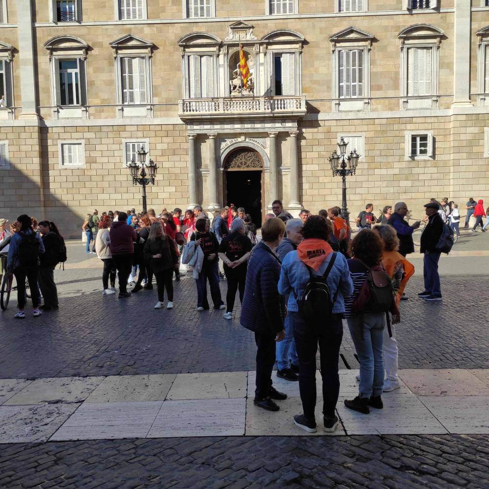 residencia Joan XXIII familiars de residents concentrats a la Plaa Sant Jaume 953 K