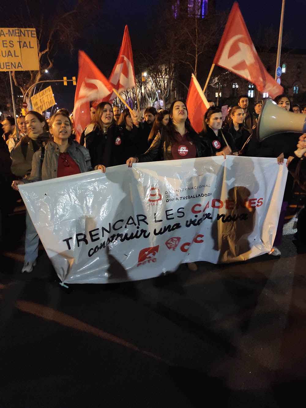 8M manifestacion trencar cadenes