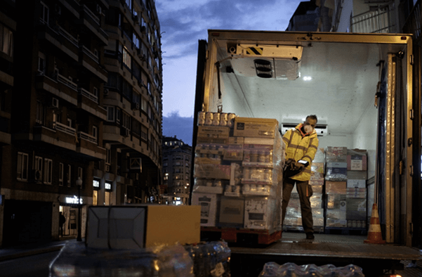 OXFAM INTERMON COMBATRE LA DESIGUALTAT